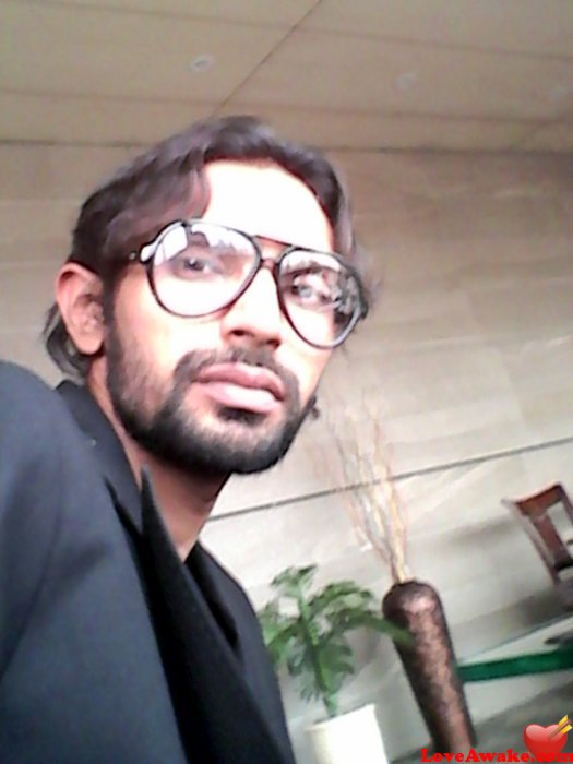 shanomy Pakistani Man from Lahore