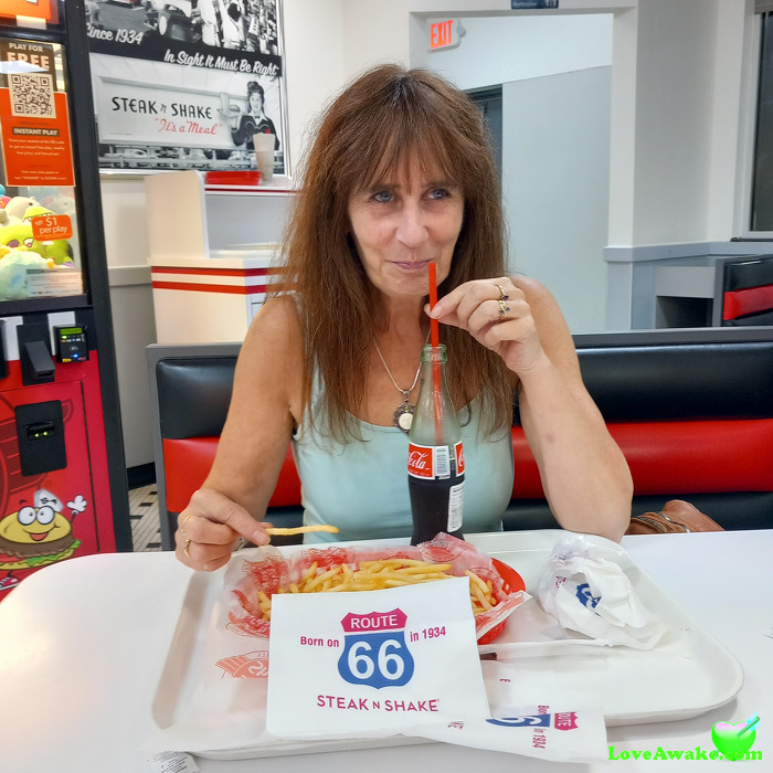7livelife0 American Woman from Punta Gorda