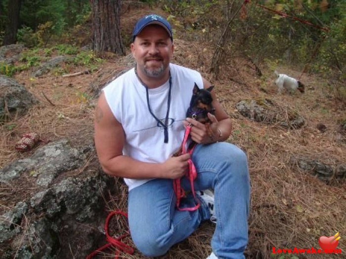 RobertHR306 American Man from Columbia