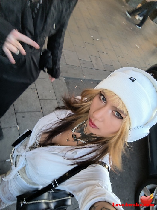 Shizuoka French Woman from Paris