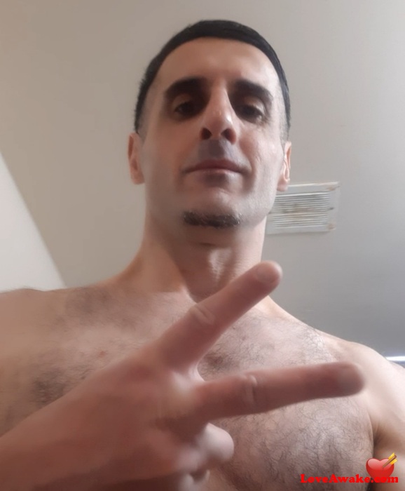 R3ALB1GD Canadian Man from Toronto