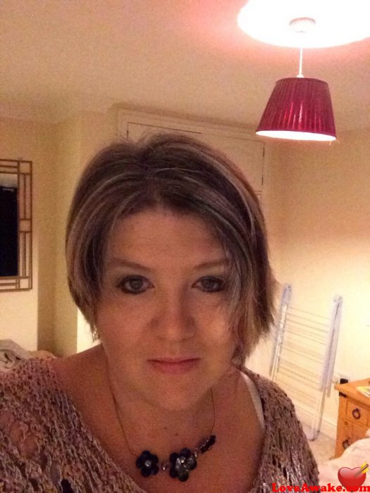 louisa7 UK Woman from Bedford