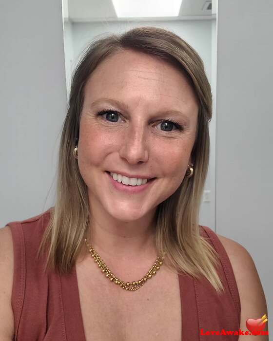 Krista2211 American Woman from Spring