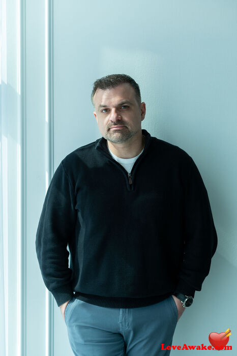 irakliBoxDoc Canadian Man from Toronto