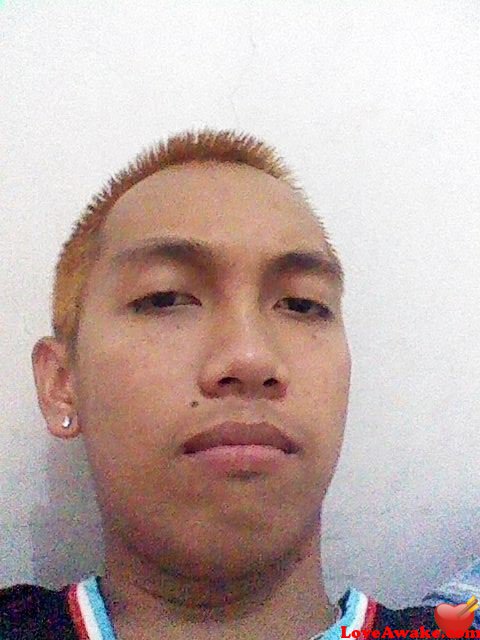 emmer Filipina Man from Cavite, Luzon