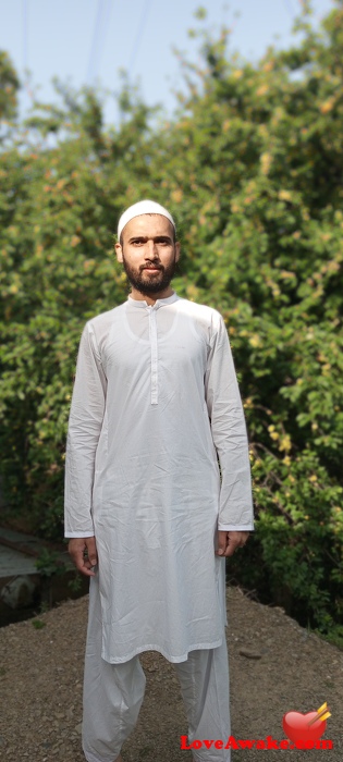 qam078 Pakistani Man from Abbottabad