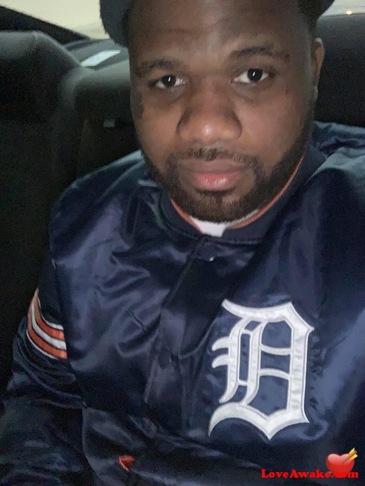Bg89 American Man from Farmington Hills