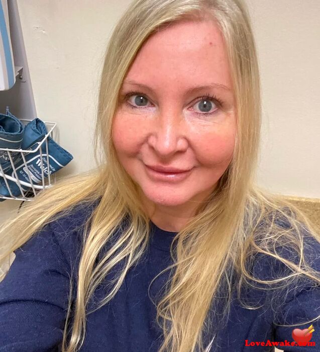 Lynnol American Woman from New York