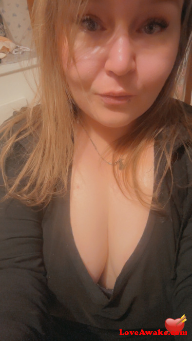 ashleyq92 Canadian Woman from St John's