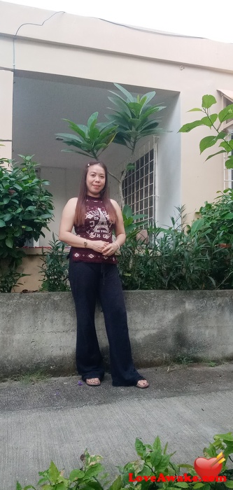 Vhic Filipina Woman from Romblon