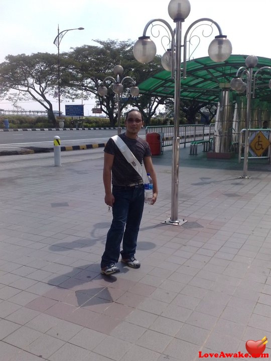 mahara Singapore Man from Jurong/Singapore