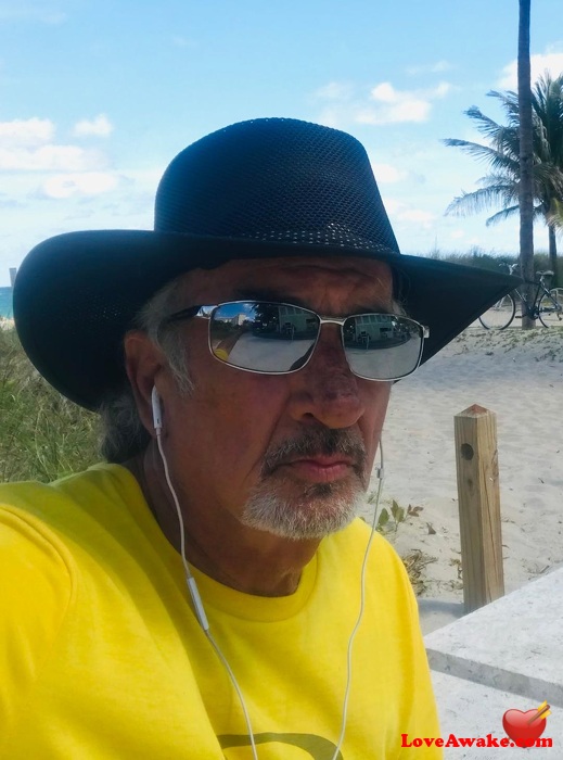 Beachbum7 American Man from Pompano Beach