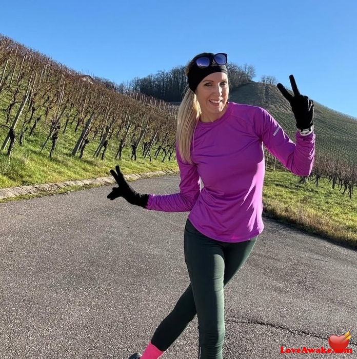 floweyrun Australian Woman from Brisbane