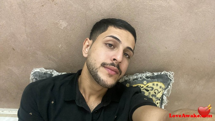 Moqtdaa Iraqi Man from Najaf