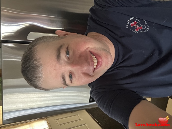 eyeschic American Man from Grand Rapids