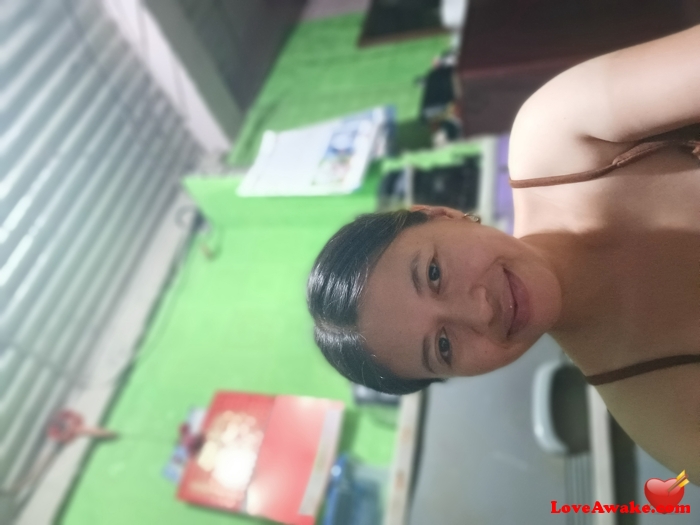 Gldx00 Filipina Woman from Manila