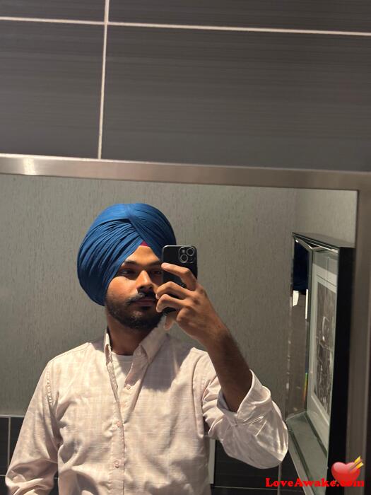 Sento12 Canadian Man from Winnipeg