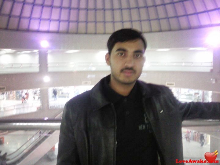 smart7 Pakistani Man from Mardan