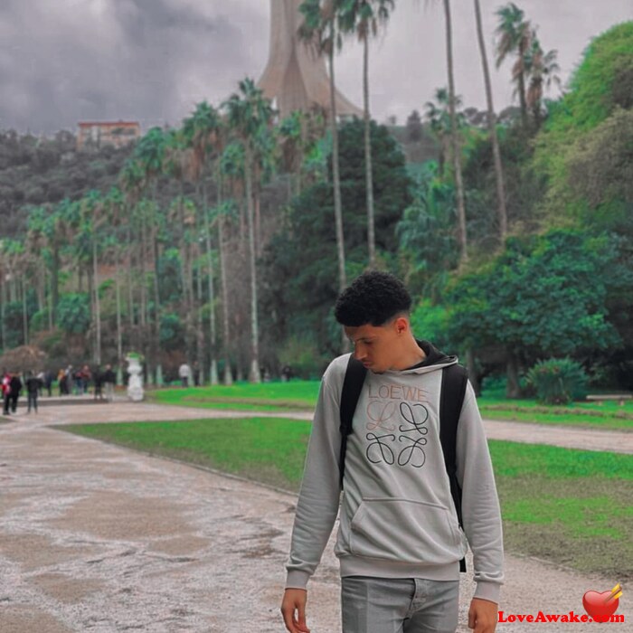 Raxnuuu Algerian Man from Alger (Algiers)