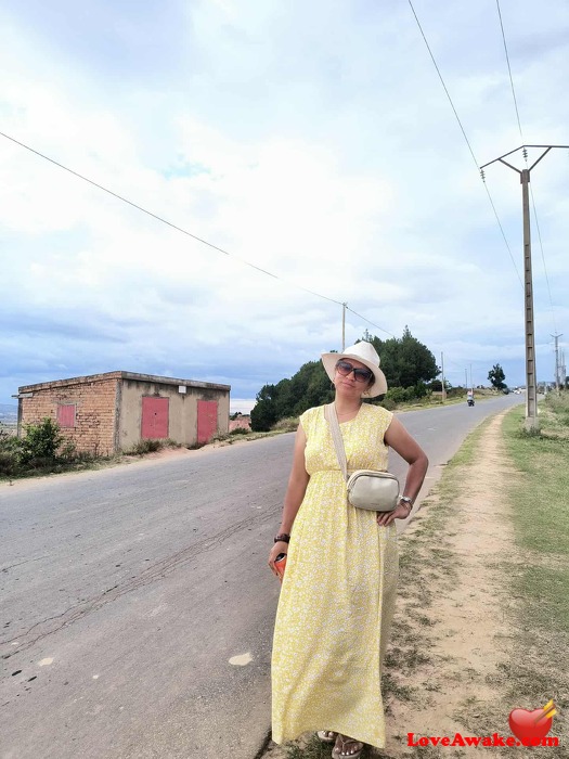 Lalu6 African Woman from Aangenaam