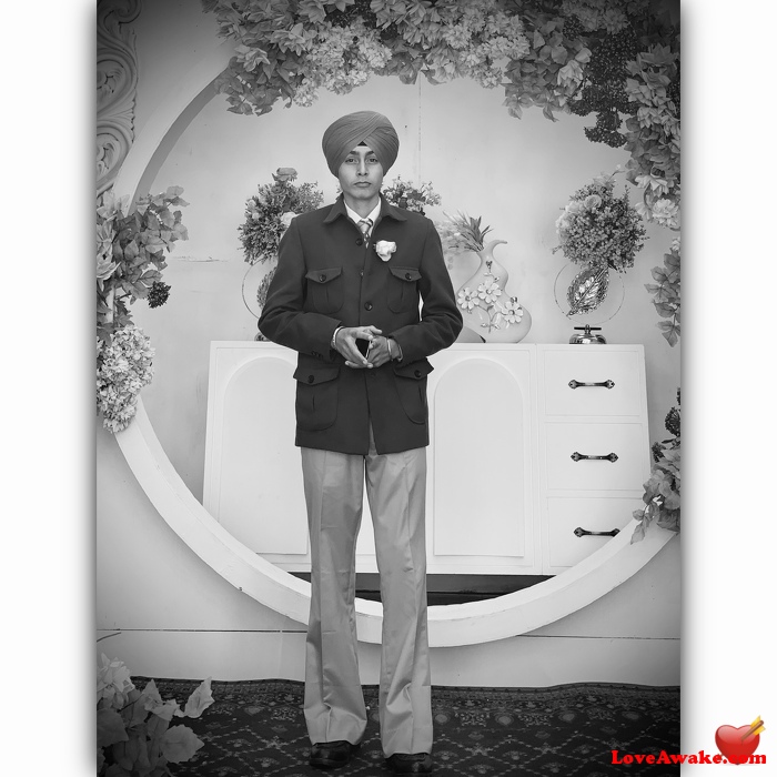 Laddiharika22 Indian Man from Chandigarh