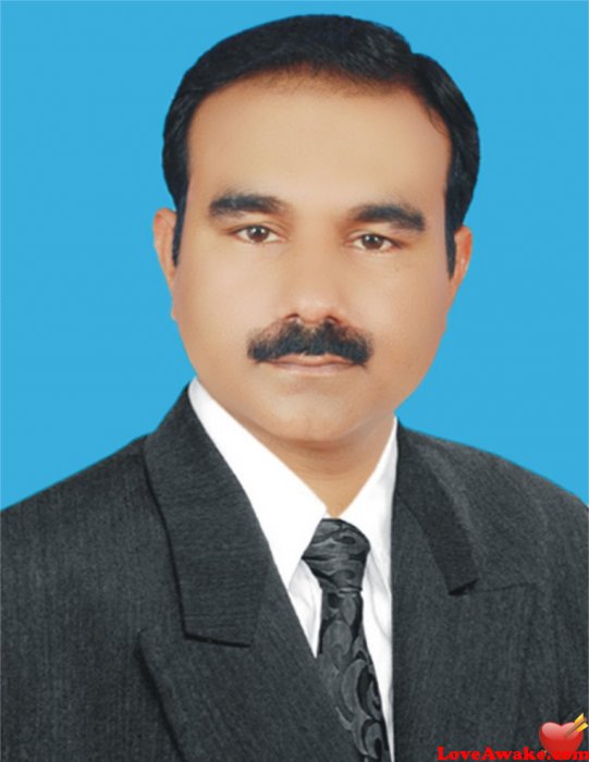 pyrui Pakistani Man from Mian Channu