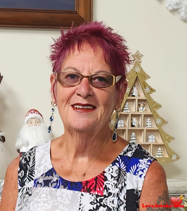 wiltingflower New Zealand Woman from Richmond