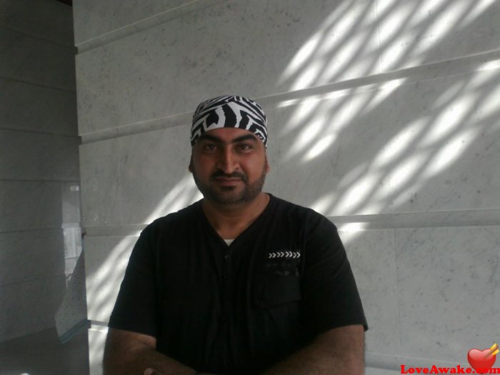 angleos UAE Man from Dubai