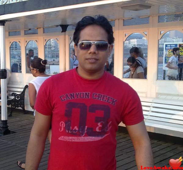 Desirous-Zee UK Man from London