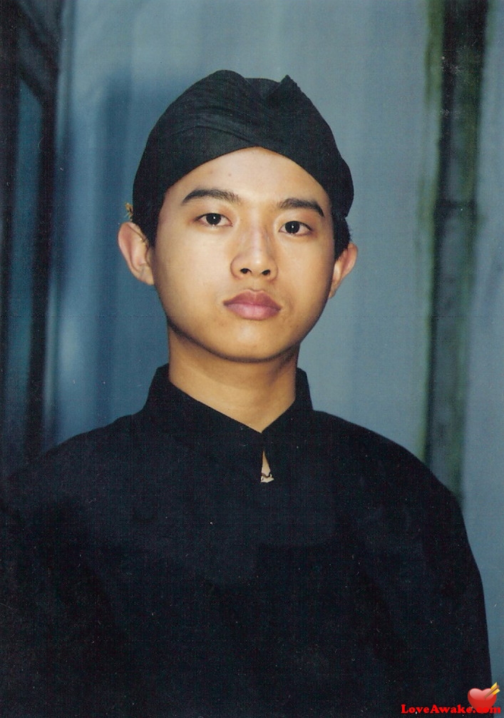 Fidelbrabhms Indonesian Man from Yogyakarta