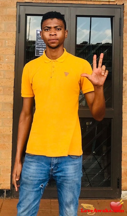 Dhdjekangskaf African Man from Pretoria