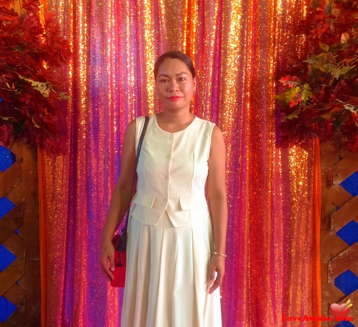 Cormi Filipina Woman from Surigao, Mindanao