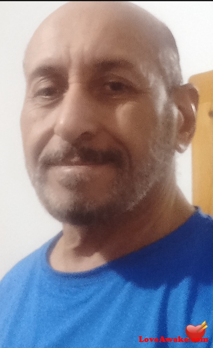 Descentdoctor Egyptian Man from Cairo = El Qahira (= Cairo)