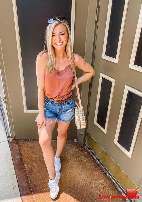 sharron1 American Woman from Los Angeles