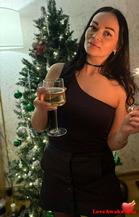IoannaKisae Romanian Woman from Bucharest = Bucuresti