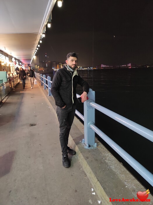 Emer08 Turkish Man from Arnavutkoy/Istambul