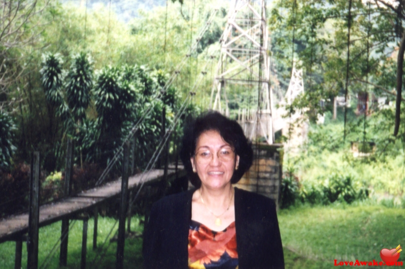 xenia Filipina Woman from Makati