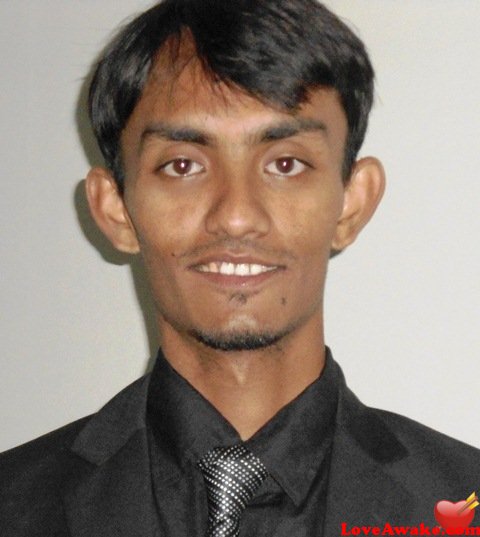 SyedAzy Pakistani Man from Karachi