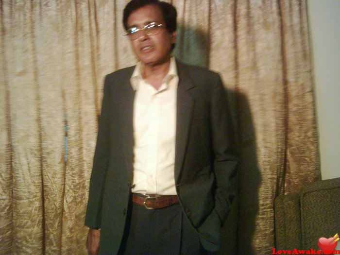 parensearch Pakistani Man from Karachi