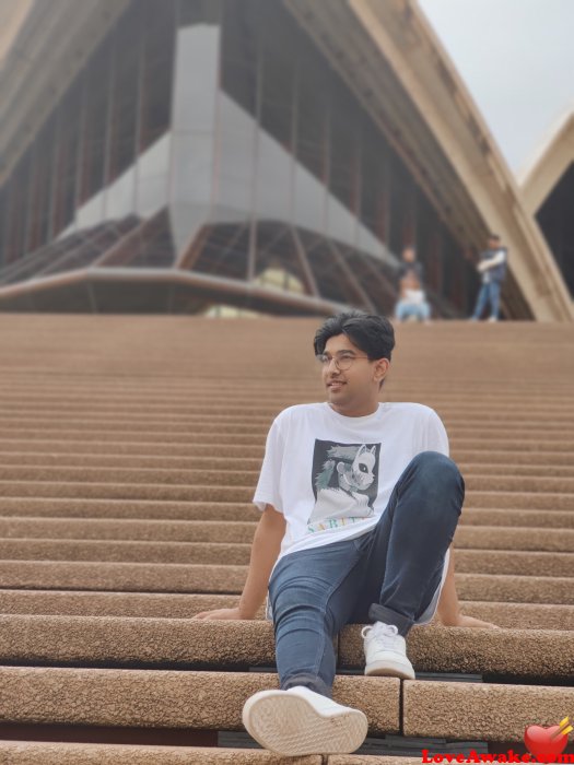 ManishIzuku Australian Man from Sydney