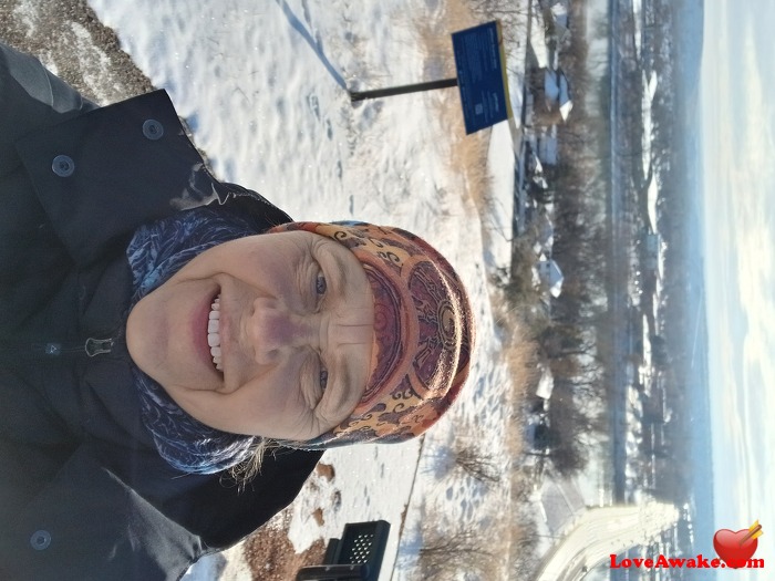 B1ForeverYoung Canadian Woman from Medicine Hat