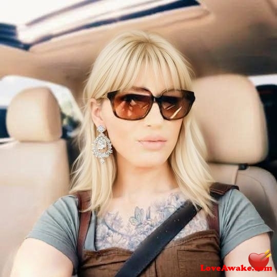 NivNiv American Woman from Merced
