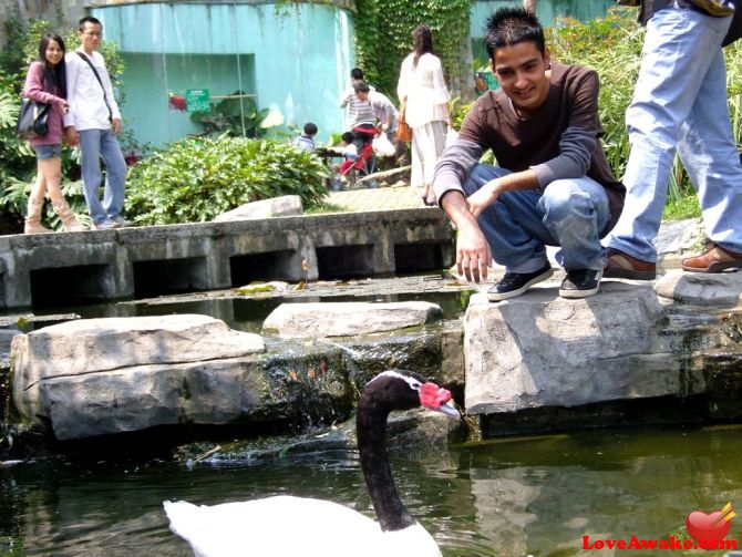 dr-rowsun Nepali Man from Kathmandu