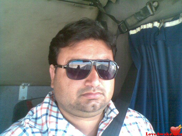 guru430 UAE Man from Dubai