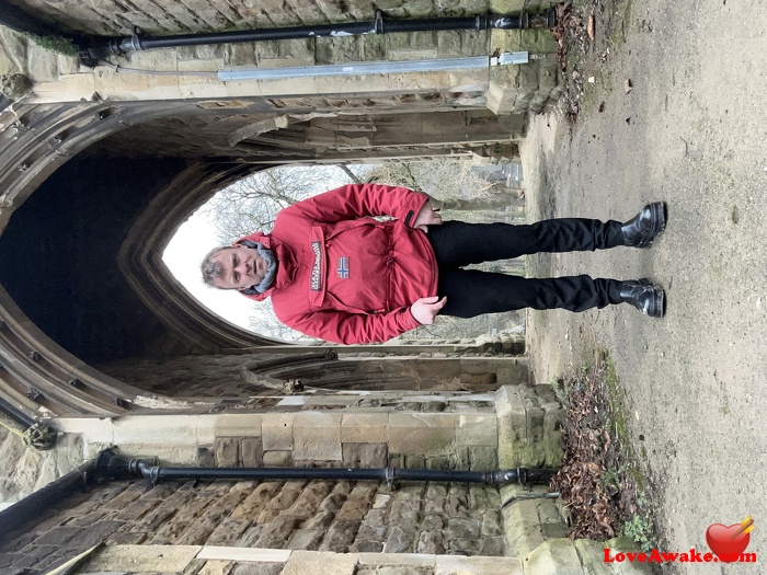 Boneless UK Man from Pontefract