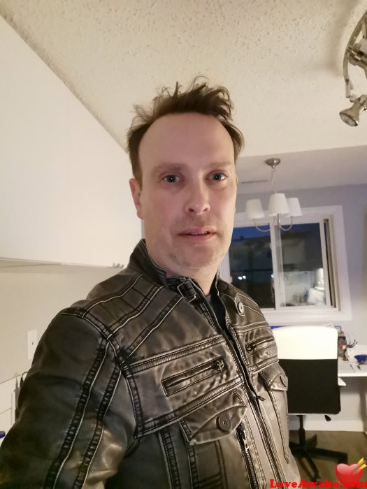 Heretoplay Canadian Man from Edmonton