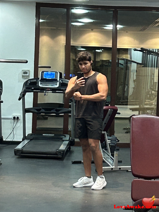 Manj324 UAE Man from Dubai