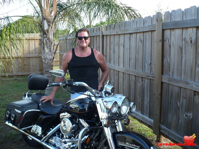 nudracer American Man from Port St. Lucie