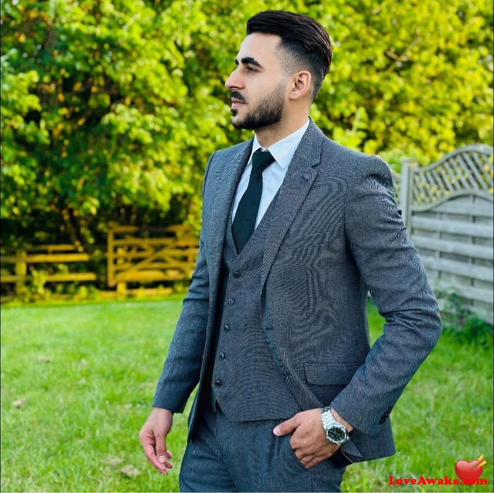 Kamyy123 UK Man from Ashford