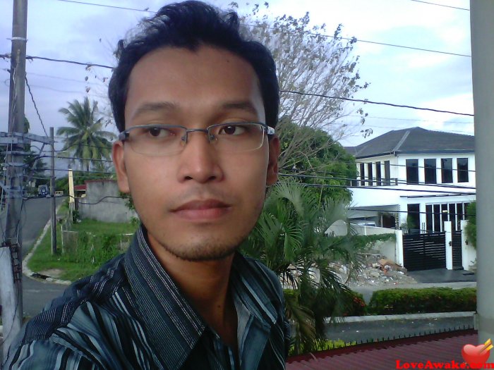 Jacsarnalv Filipina Man from Manila